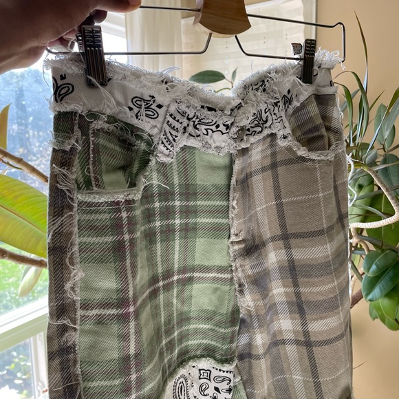 super cute patchwork bandana boyfriend jeans - Picture 5 of 8